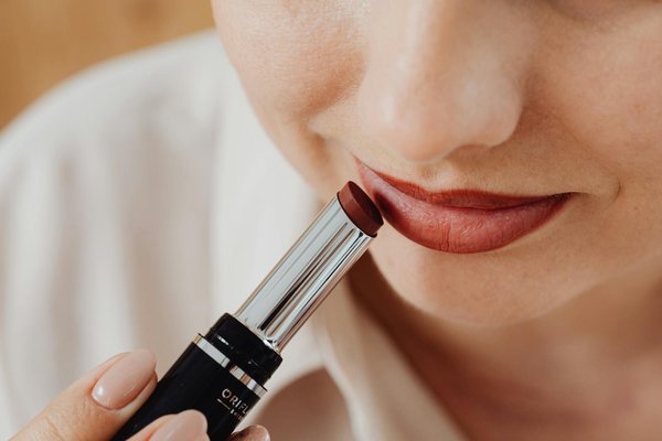 Adopter une Routine Beauté Bio : Guide Ultime pour une Peau Acnéique Radieuse